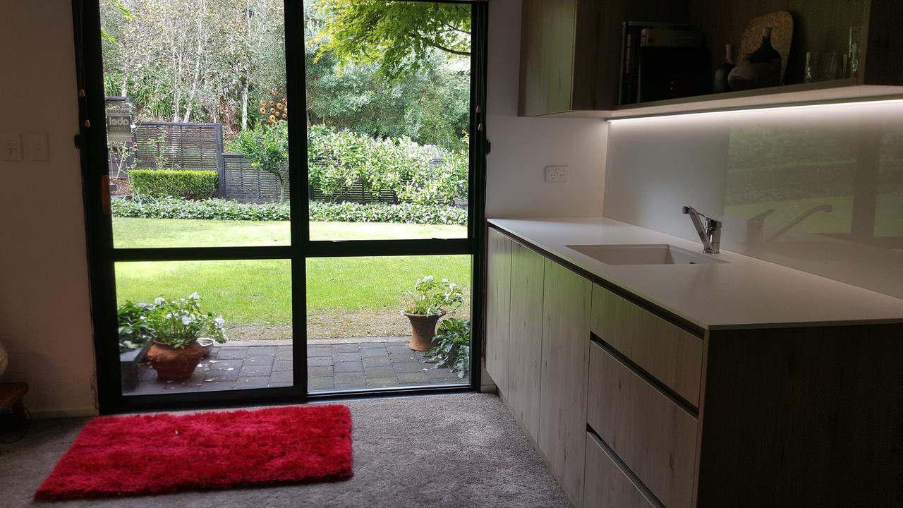 Bed and Breakfast Sequoia Steps New Plymouth Esterno foto