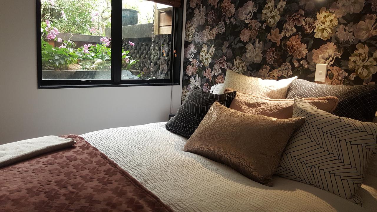Bed and Breakfast Sequoia Steps New Plymouth Esterno foto