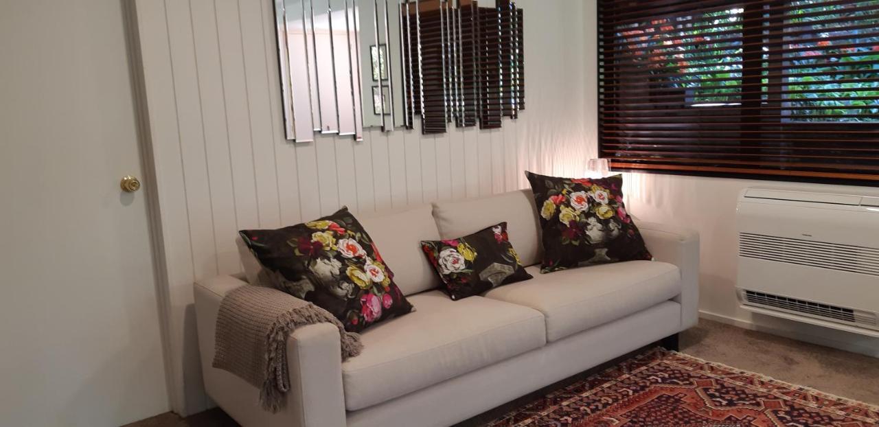 Bed and Breakfast Sequoia Steps New Plymouth Esterno foto