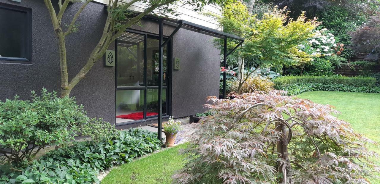 Bed and Breakfast Sequoia Steps New Plymouth Esterno foto